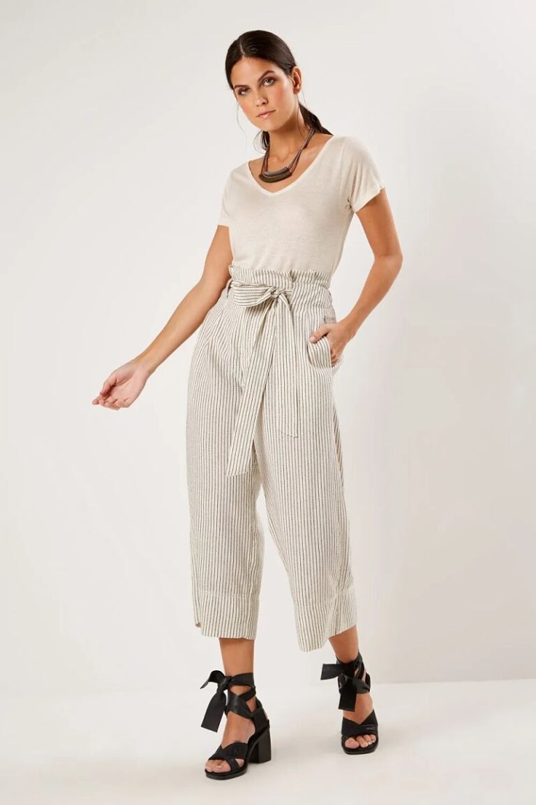 look calça alfaiataria t-shirt básica